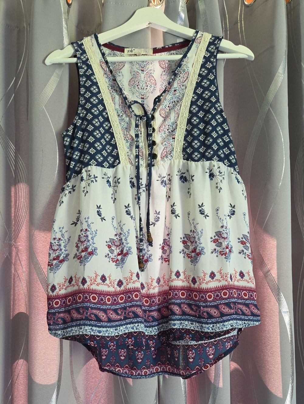 Jolt Navy and Cream Boho Floral Tie-Front Tank Small